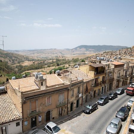 B&B Regina Carolina Caltagirone Kültér fotó